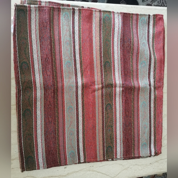 Martha Stewart Everyday Gold Brocade Napkins Set Of 8 - Picture 2 of 4